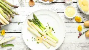 Bílý a zelený chřest