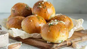 Freshly baked buns 