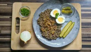 Čočka má pověst jídla z povinnosti: Stačí změnit pár detailů a chutná tak, že ji budete vařit celý rok