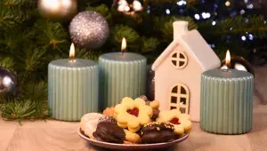 Uděláte jednu chybu a cukroví ztvrdne nebo zplesniví! Kalendář rozhoduje víc než recept. Kdy a čím cukroví plnit a slepovat?