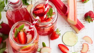 Rebarborovo-jahodová limonáda