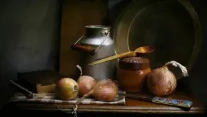 zátiší s cibulemi