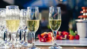 Je libo šampaňské, prosecco nebo sekt?