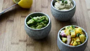 mangová salsa a guacamole