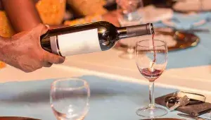 nalévání vína