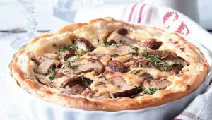 Slaný koláč s hříbky