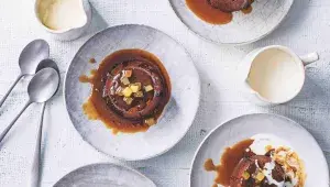 Sticky toffee pudding se zázvorem