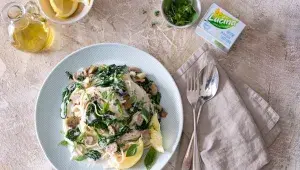 Těstoviny s Lučinou, houbami a špenátem