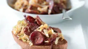 Topinka s kapustou a čabajkou