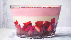 Tříbarevný trifle