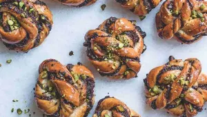 Uzlíky s čokoládou a pistáciemi