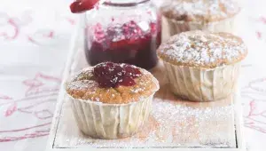 Muffiny s višňovou zavařeninou