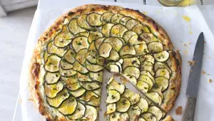 Cuketový koláč s tymiánem a kozím sýrem