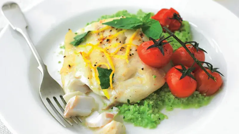 Bílá ryba s hráškovým pyré