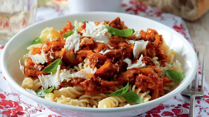 Paprikové těstoviny s chorizem