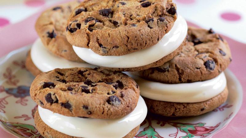 Mini moon pies