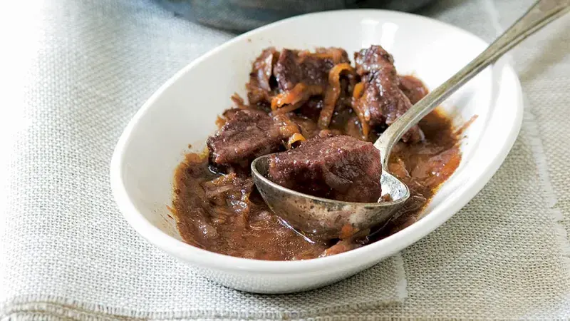 Pomalu pečená srnčí kýta