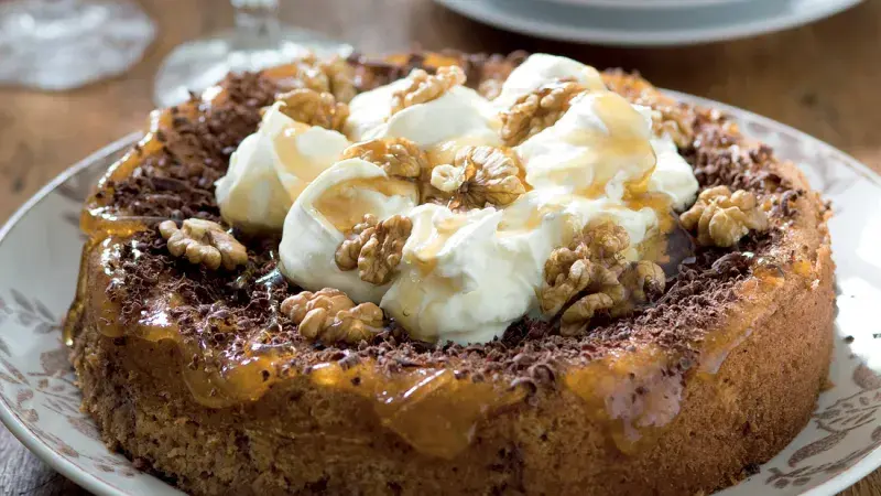 Ořechový koláč s mascarpone a medem