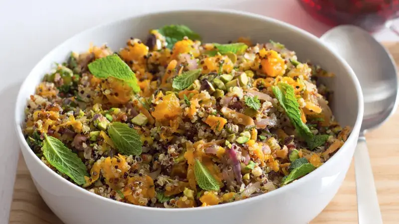 Pilaf s meruňkami, pistáciemi a goudou