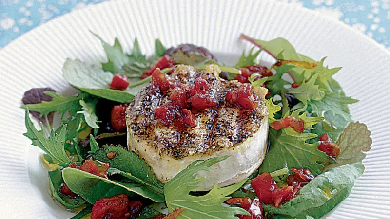 Peprný kozí sýr se sušenými rajčaty