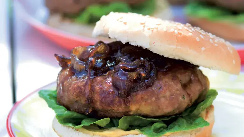 Vepřové burgery s nivou