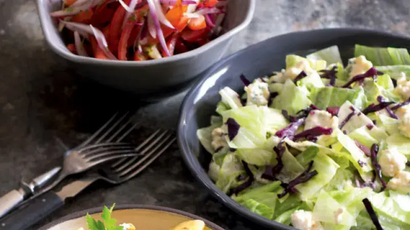 Křupavý salát s krémovou zálivkou