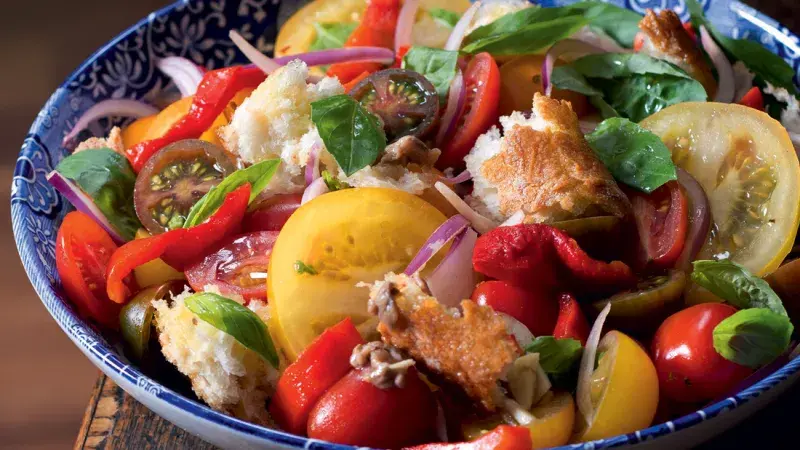 Salát panzanella
