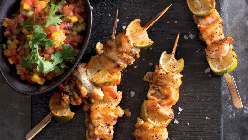Brazilský rybí špíz s melounovou salsou