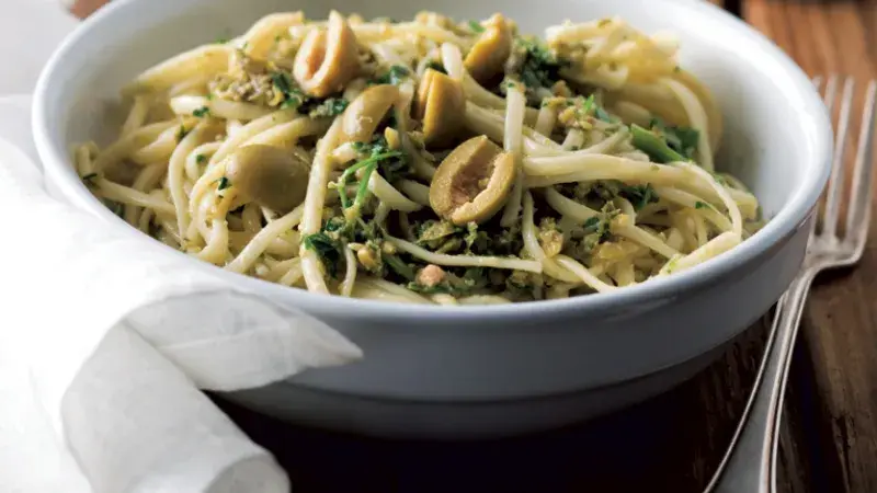 Linguine s olivovým pestem