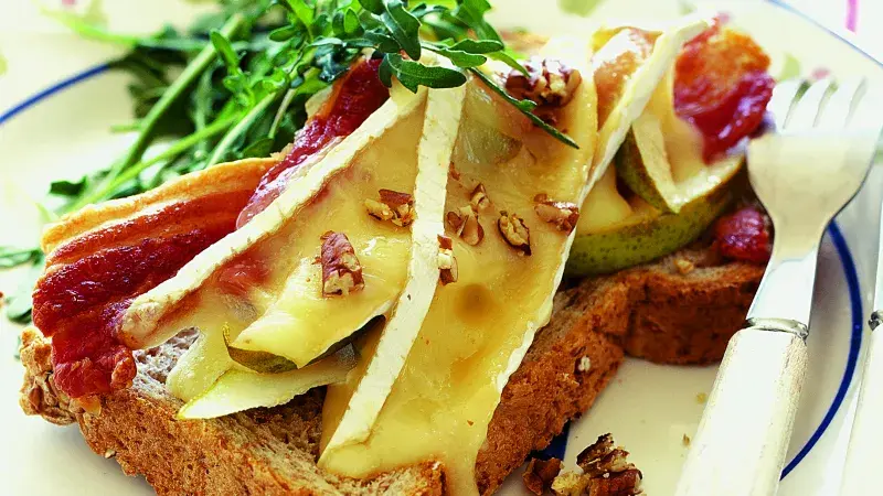 Tousty s plísňovým sýrem