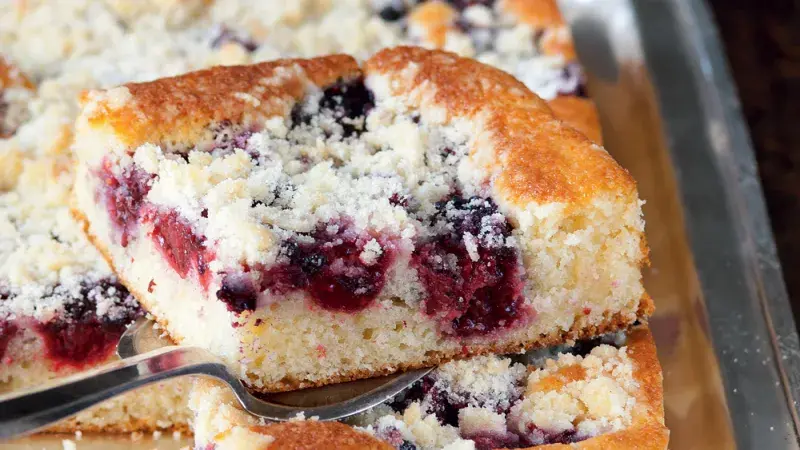 Drobenkový koláč s ovocem