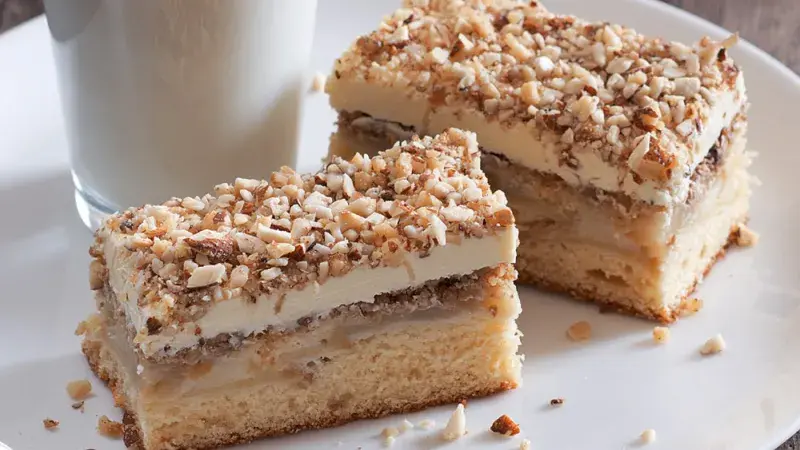 Třené řezy s jablky a tvarohovým krémem