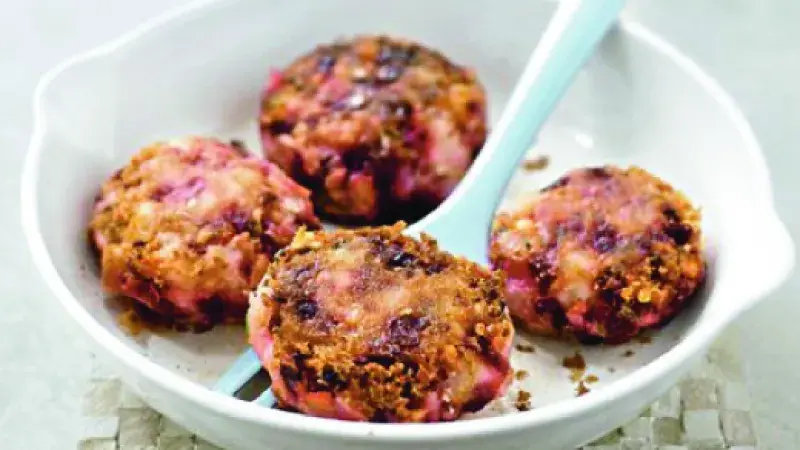 Rybí karbanátky s červenou řepou