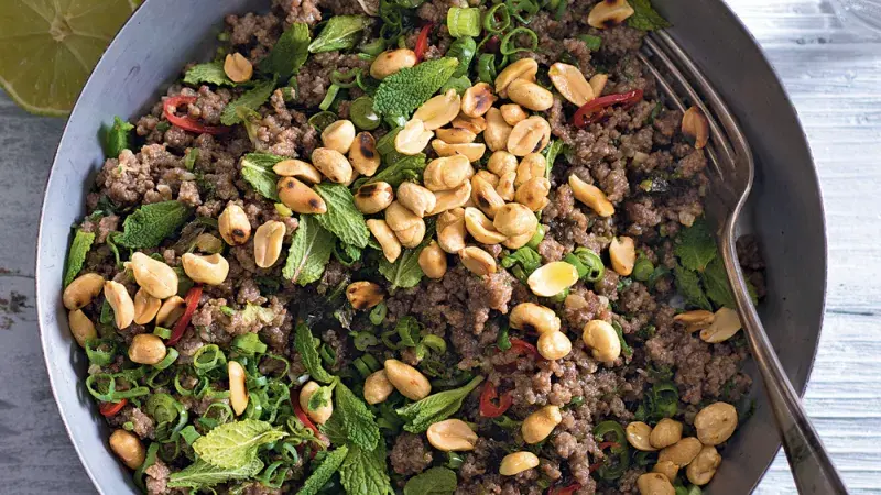 Hovězí maso po asijsku s mátou a koriandrem