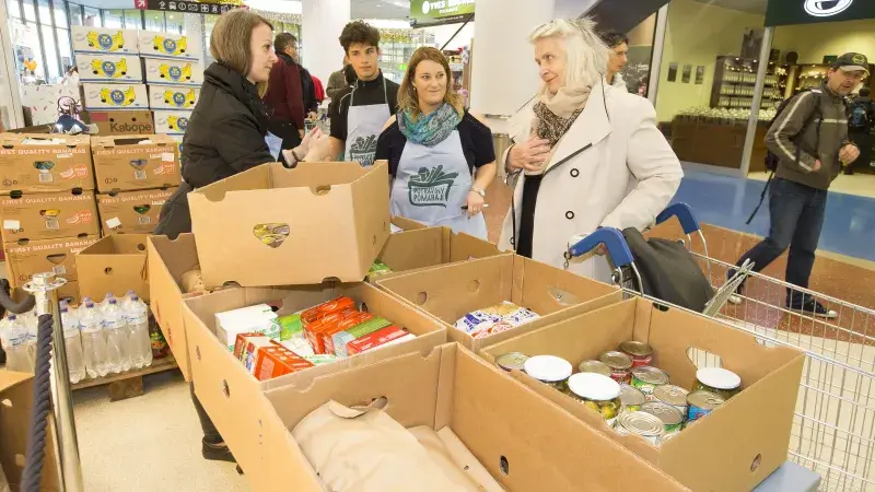 Češi darovali rekordních 127 tun potravin lidem v nouzi