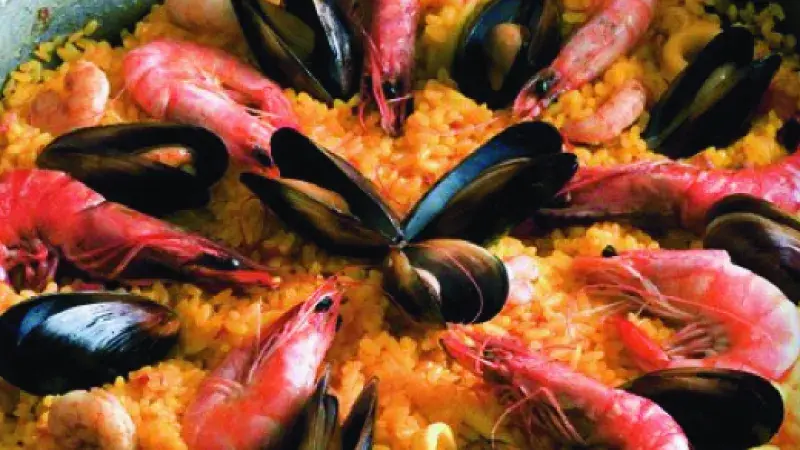 Paella s mořskými plody