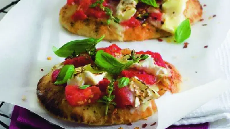 Kořeněné pizzy s kozím sýrem