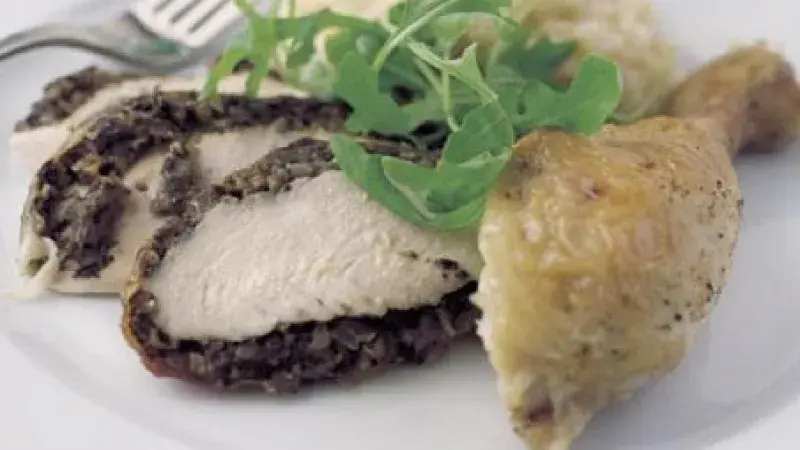 Pečené kuře s krémovými žampiony a lanýži