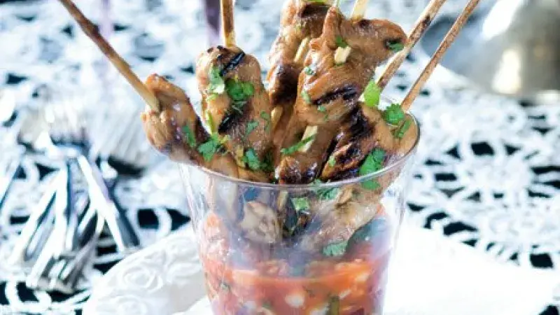 Kuřecí špízy se salsou