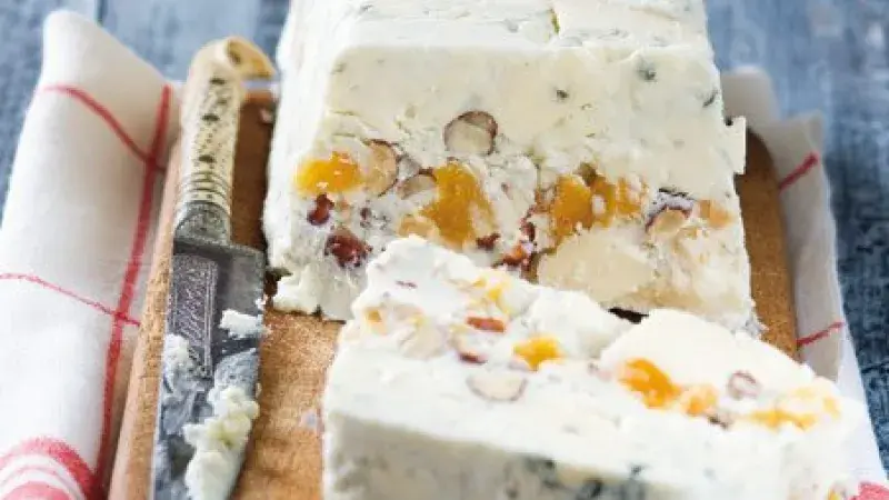 Terina s modrým sýrem, mascarpone a ořechy