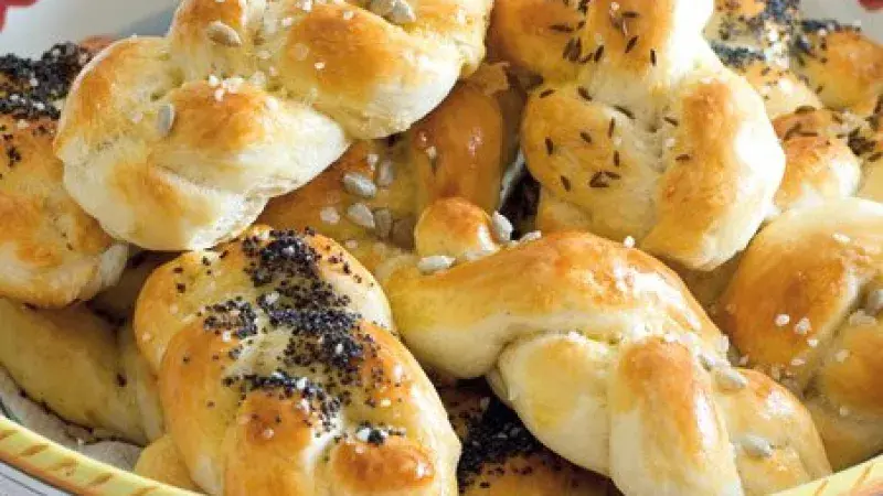 Rohlíky, housky, žemle, hvězdičky