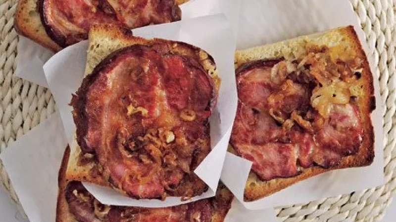 Uzená krkovička na cibulce