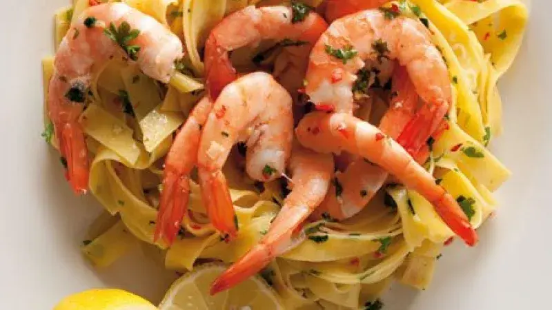 Fettuccine aglio, olio, pepperoncino a krevety