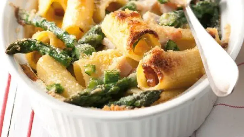 Zapečené rigatoni s chřestem