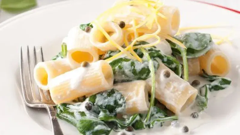 Těstoviny s krémem z ricotty a se špenátem