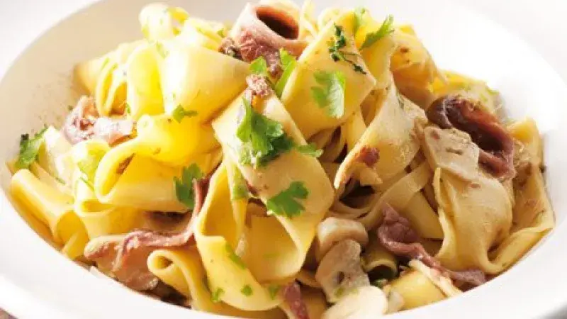 Pappardelle se sardelkami