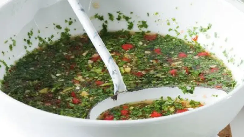 Čerstvá domácí chilli omáčka