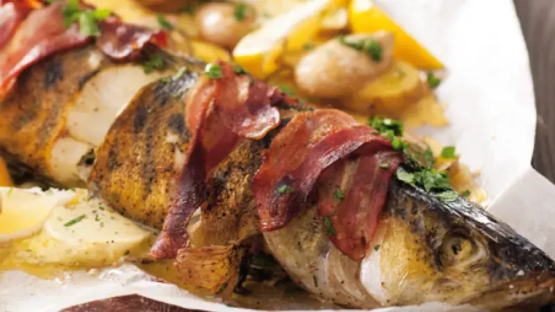 Candát se zapečenými bramborami