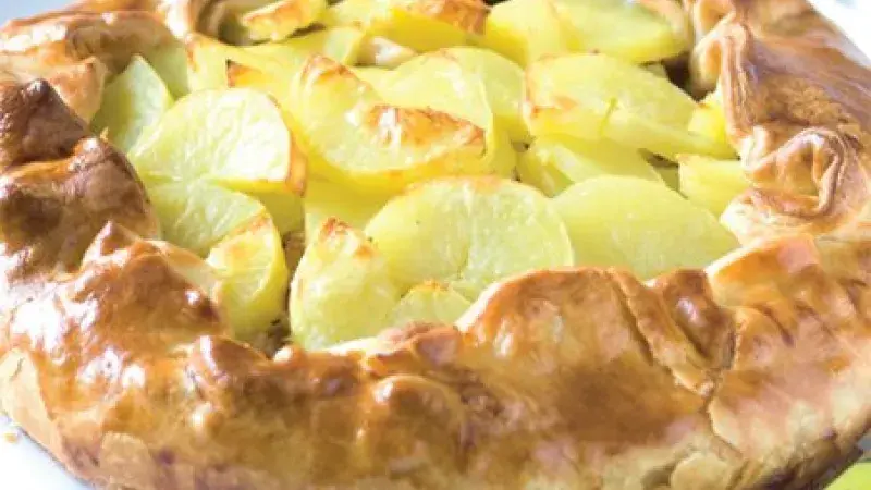 Slaný koláč s bramborami