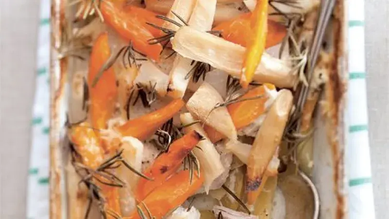 Krůtí maso zapečené s bramborami a zeleninou